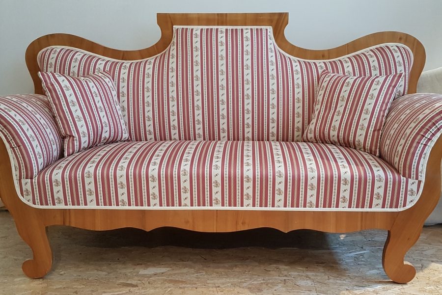 Restaurierung eines Biedermeiersofas
