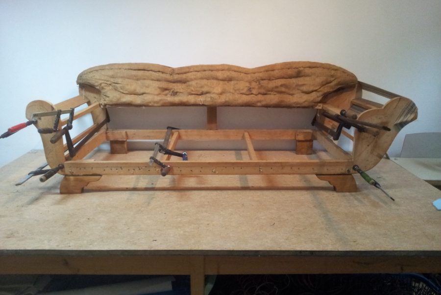 Restaurierung eines ART DECO Sofas​