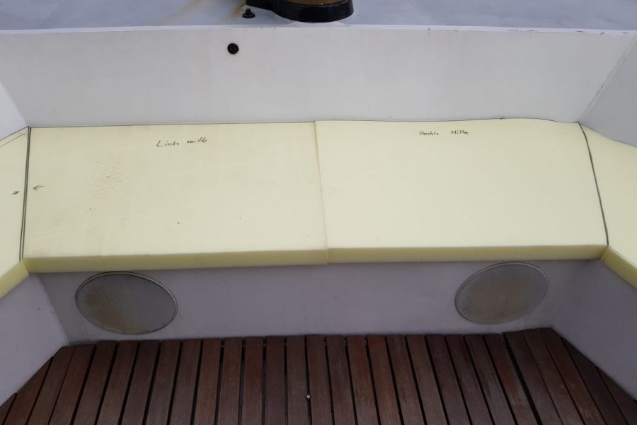 Sitz- und Rückenpolster für ein Boot