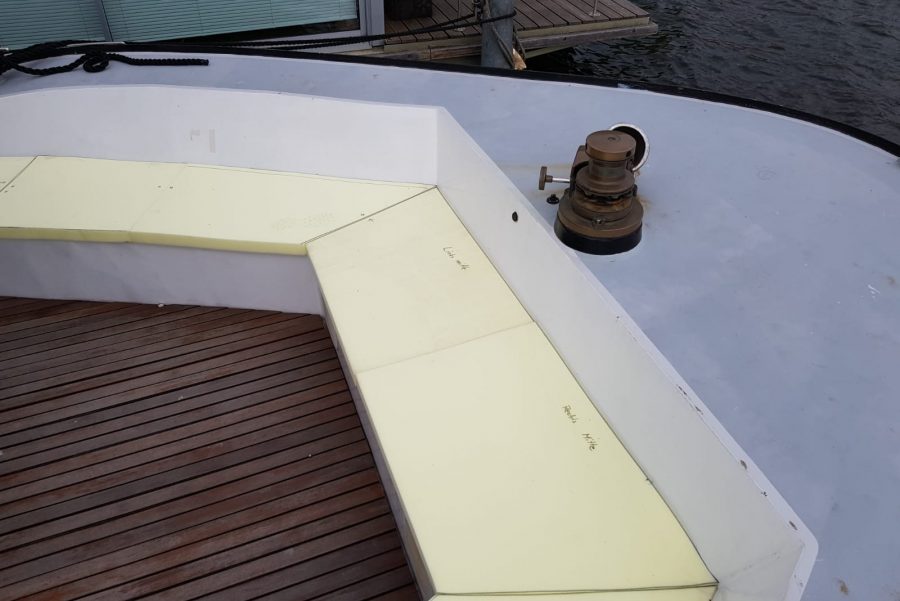 Sitz- und Rückenpolster für ein Boot