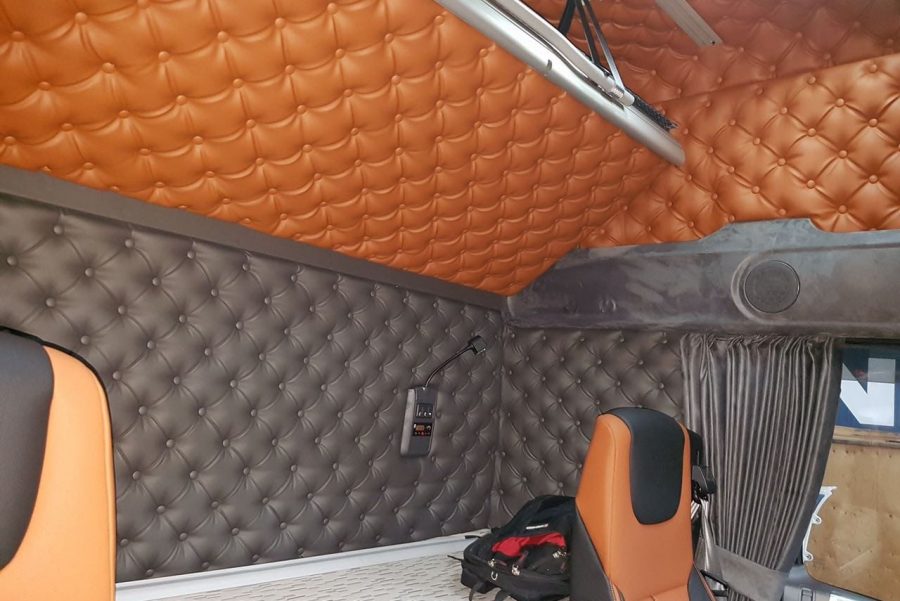 Aufarbeitung eines LKW