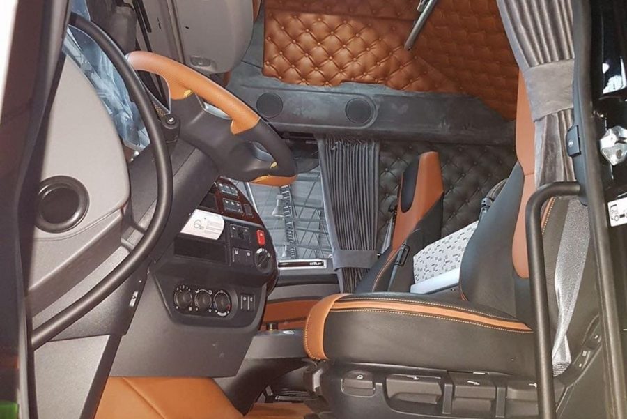 Aufarbeitung eines LKW