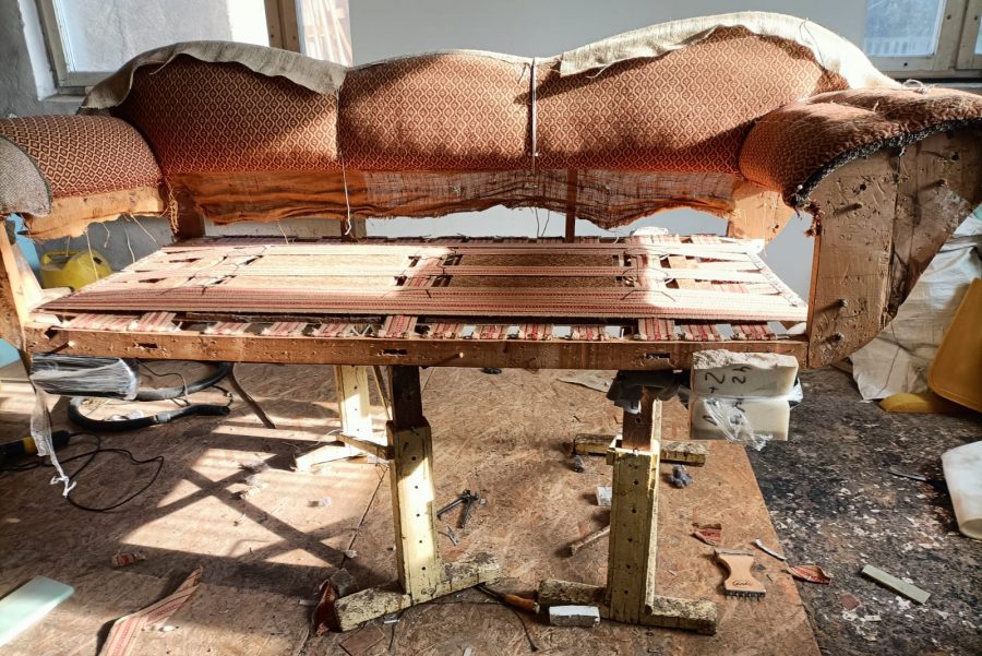 Restaurierung eines ART DECO Sofas​