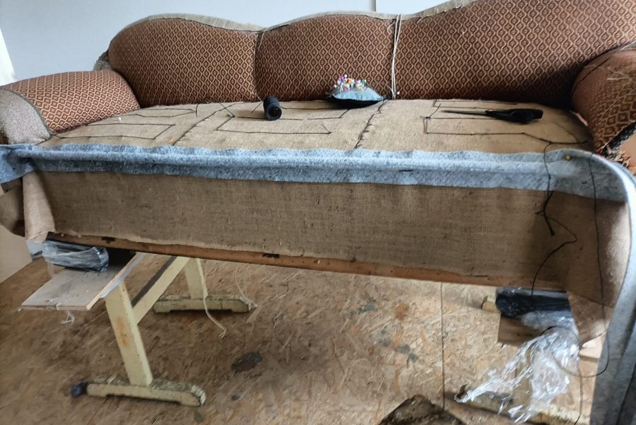Restaurierung eines ART DECO Sofas​