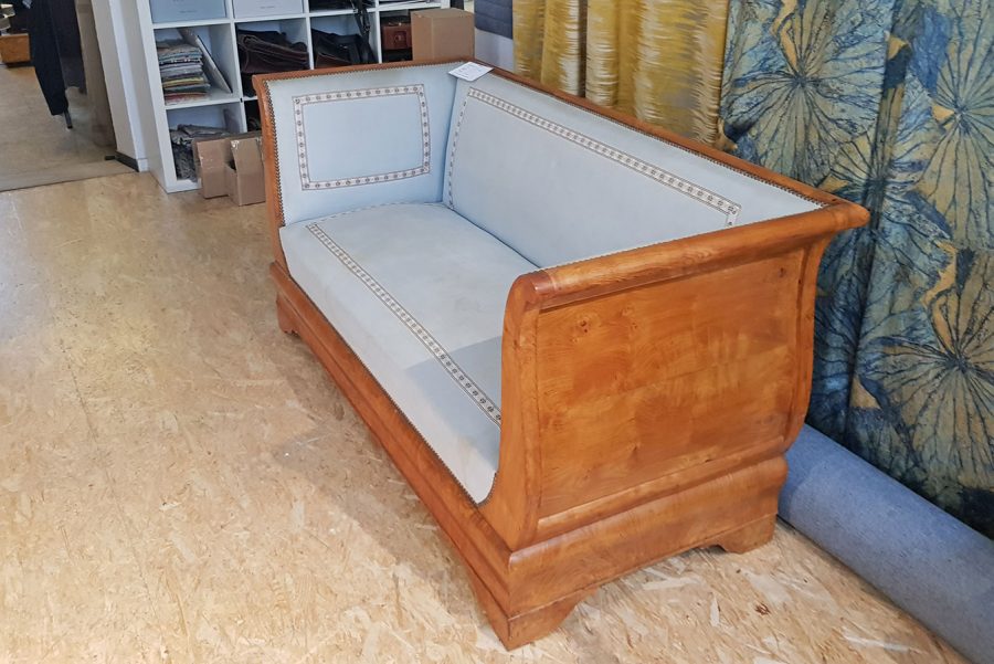 Aufarbeitung eines Biedermeier Sofas