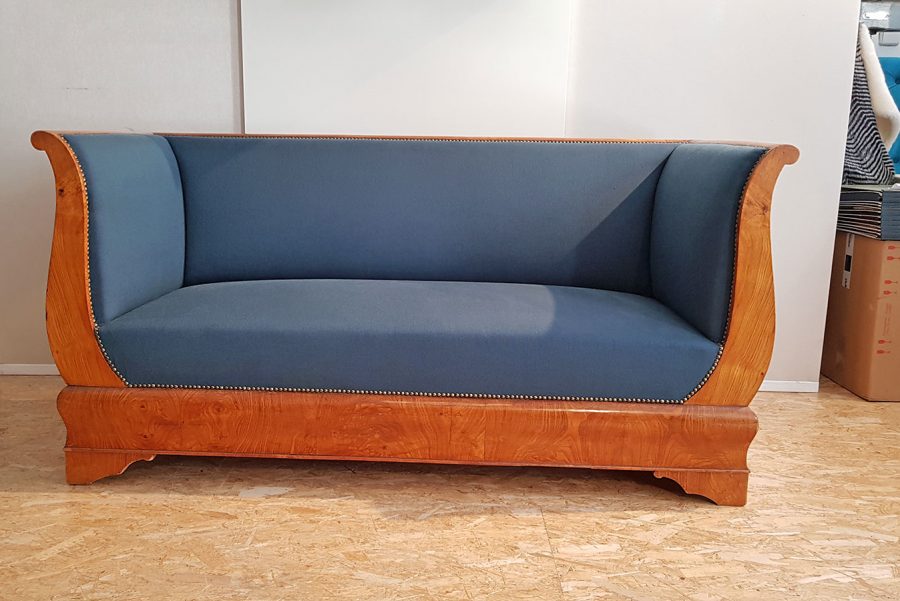 Aufarbeitung eines Biedermeier Sofas
