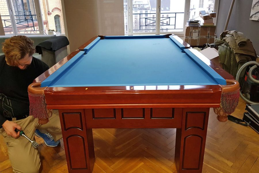 Aufarbeitung eines Billiardtisches