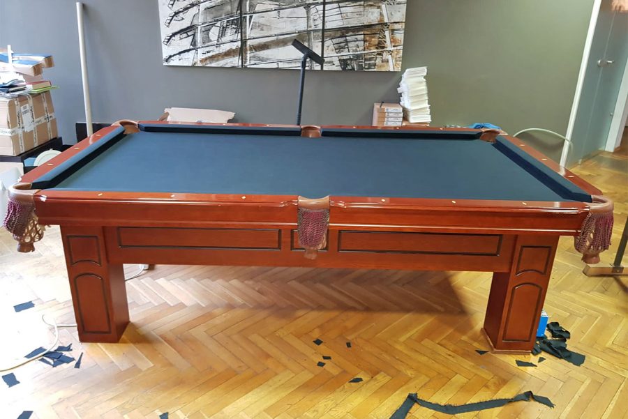 Aufarbeitung eines Billiardtisches