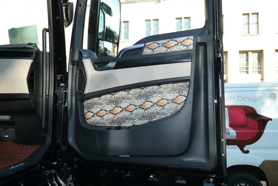 Aufarbeitung eines LKW