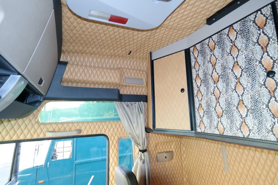 Aufarbeitung eines LKW