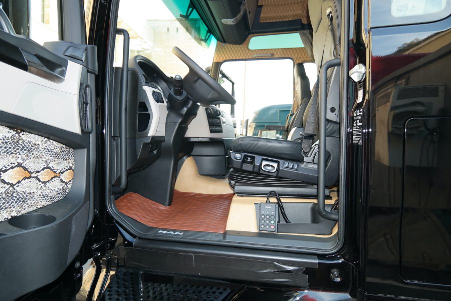 Aufarbeitung eines LKW