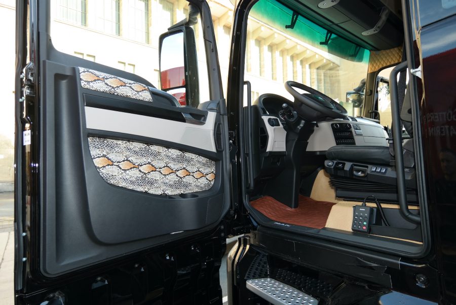 Aufarbeitung eines LKW