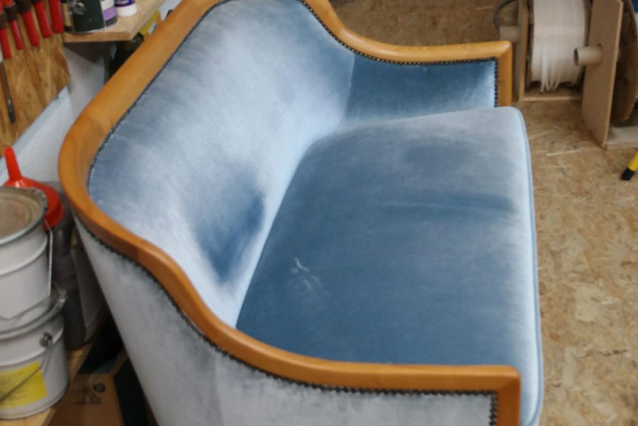 2-Sitzer Sofa mit Streifen aus den 1930er Jahren