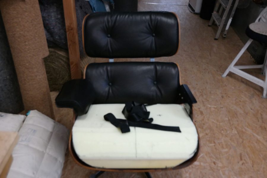 Aufbereitung eines Charles Eames Lounge Chair (1956)
