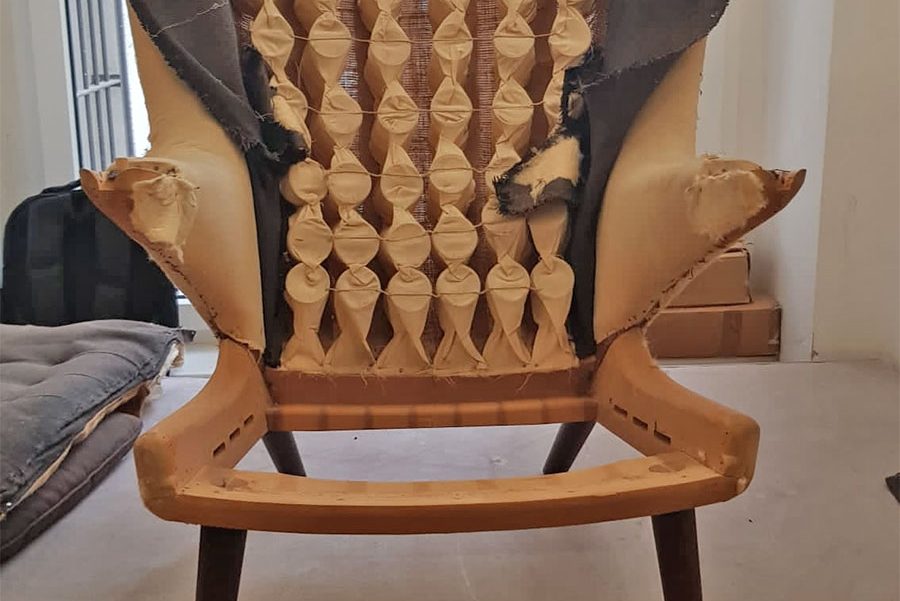 Restaurierung eines Designer Sessels "Papa Bear" von Hans J. Wegner aus den 1950er Jahren