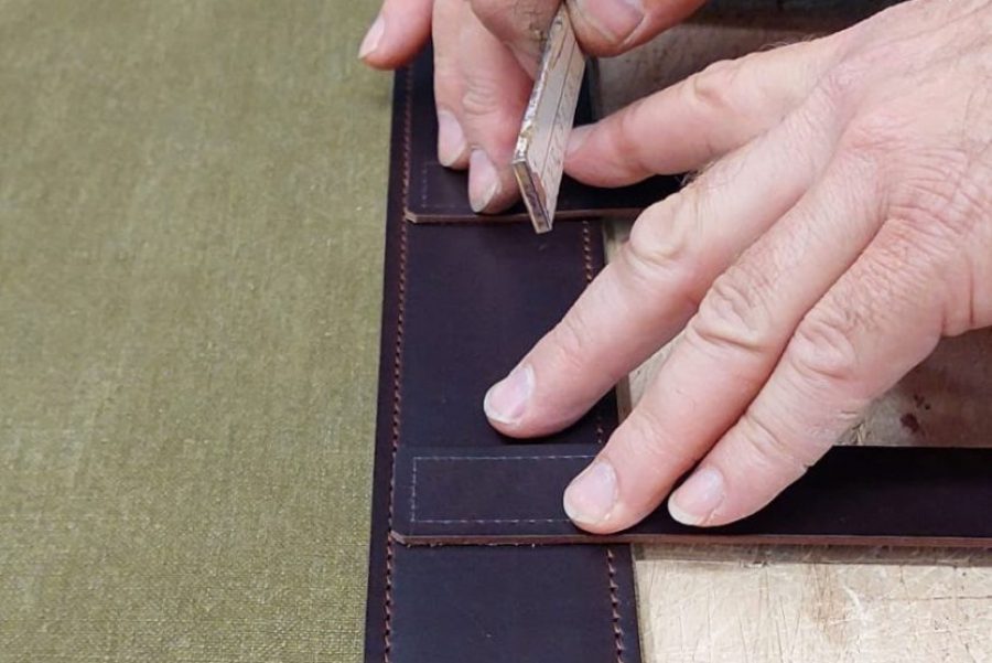 Lederaufarbeitung zweier Safari-Stühle