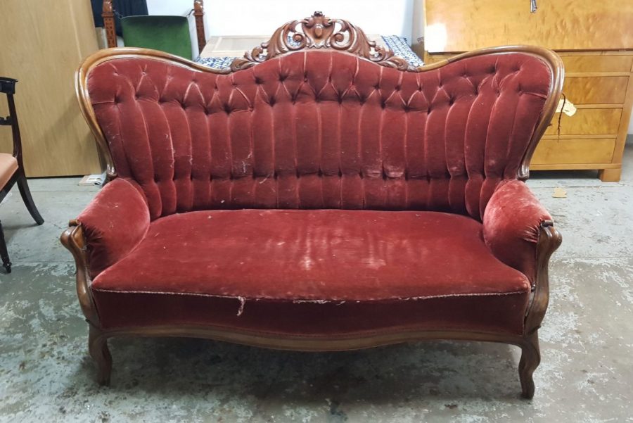 Restaurierung eines Sofas aus dem 18. Jahrhundert